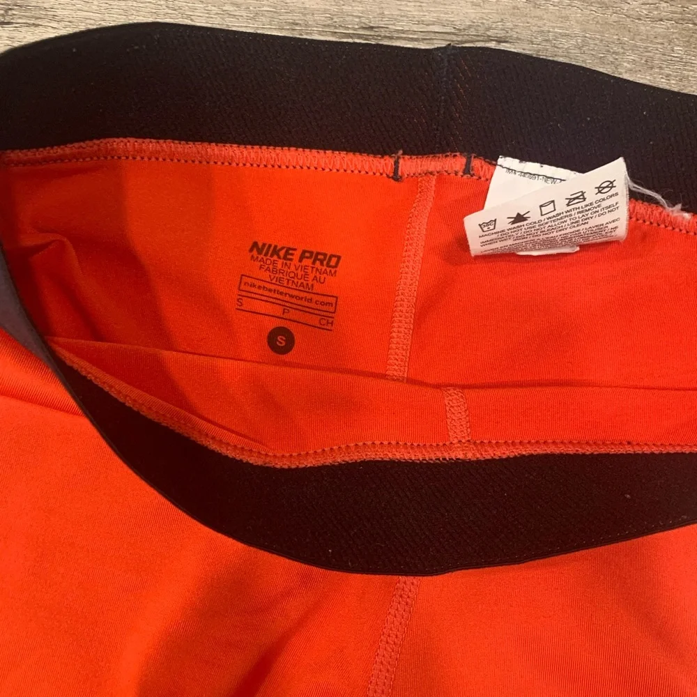 Nike Pros Bundle - Picture 12 of 16